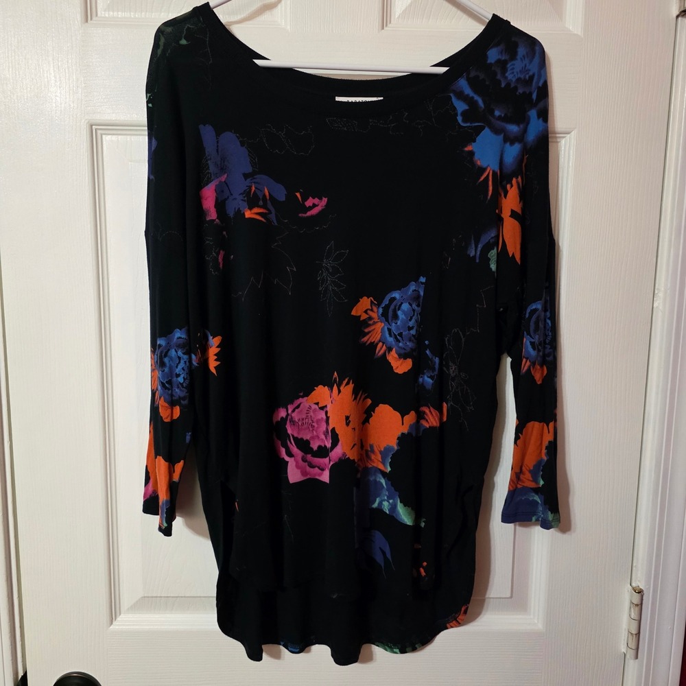 Babaton Aritzia Women S Top Watercolor Floral Stretch Jersey 3/4 Sleeve Aritzia - Picture 2 of 6